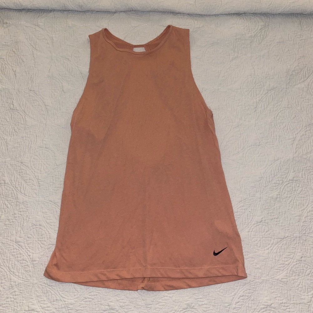 Nike women’s workout top